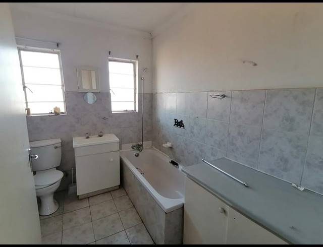 2 BEDROOM TOWNHOUSE FOR SALE IN SONNEVELD
